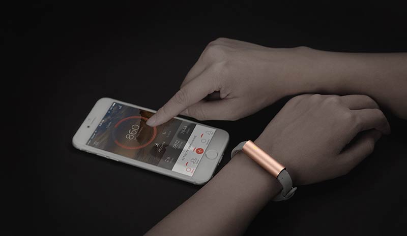 RAY - the newest fitness monitor from Misfit