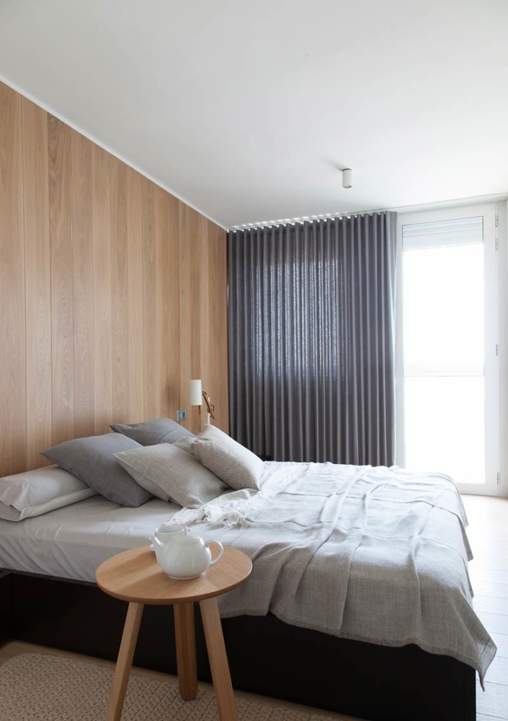 Barcelona Diagonal Mar apartment by YLAB Arquitectos