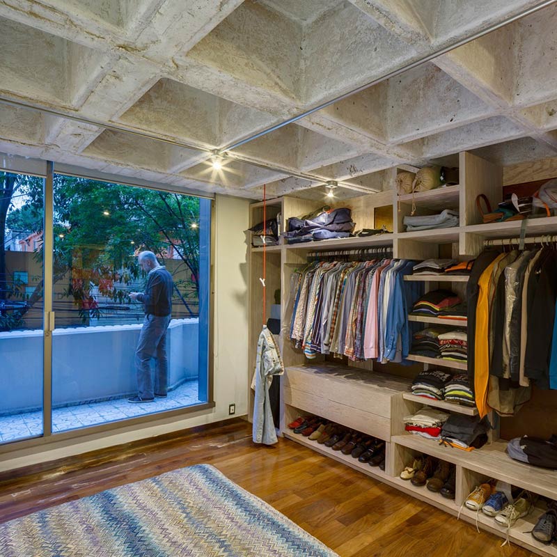 Mexico Hegel Street apartment by Arqmov Workshop