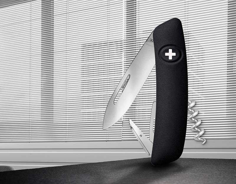 The SWIZA pocket knife receives the highest design award: the Red Dot 2016
