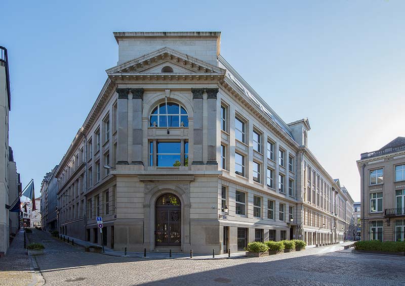 Sculptural staircase brings old and new together in historic Brussels building