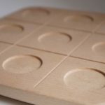 WOODY Tic Tac Toe - Drinking set by ROKdesign + AG Cerámica