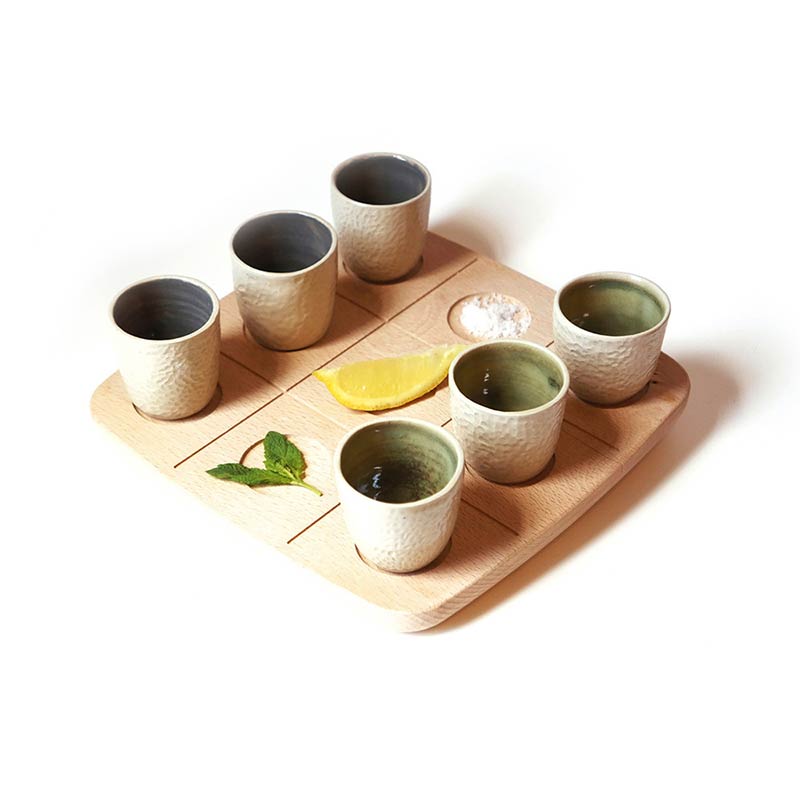 WOODY Tic Tac Toe - Drinking set by ROKdesign + AG Cerámica