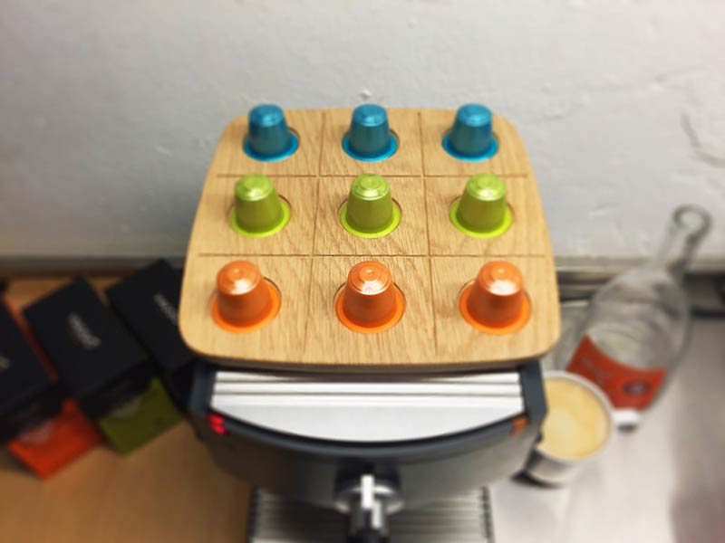 WOODY Tic Tac Toe - Drinking set by ROKdesign + AG Cerámica