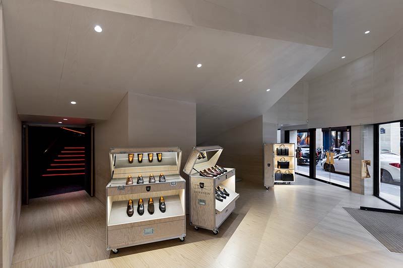J.M. Weston at Gaumont Ambassade by loci anima