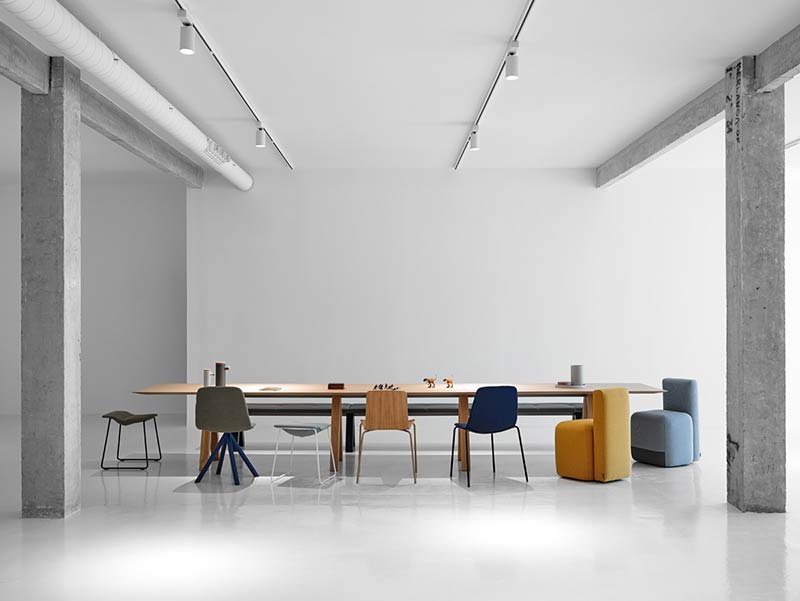 Viccarbe brightens up meetings and presentations with their new collection