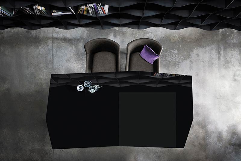 Quasimodo - A sculptural table with unprecedented dynamic styling