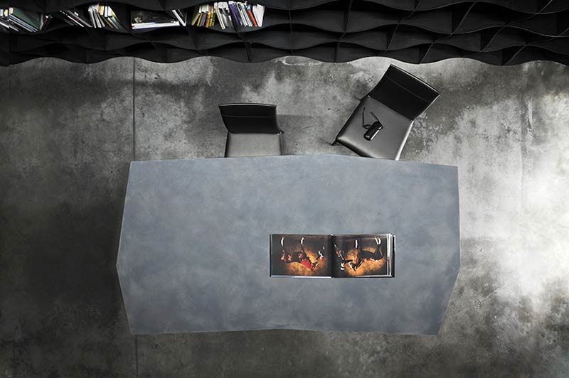 Quasimodo - A sculptural table with unprecedented dynamic styling