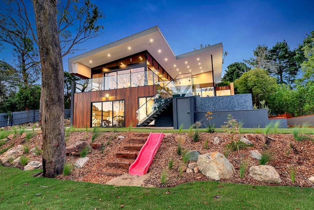 Overlooking the Moorooduc plains sits an impressive new home designed by Little Brick Studio