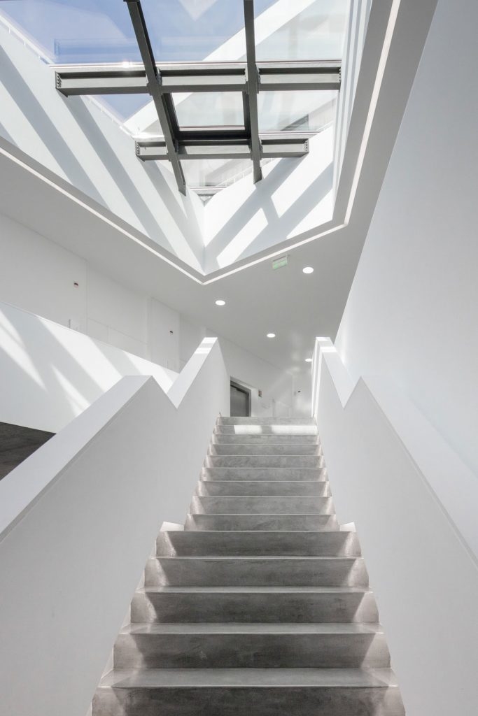 Pastoral Center of Moscavide by Plano Humano Arquitectos