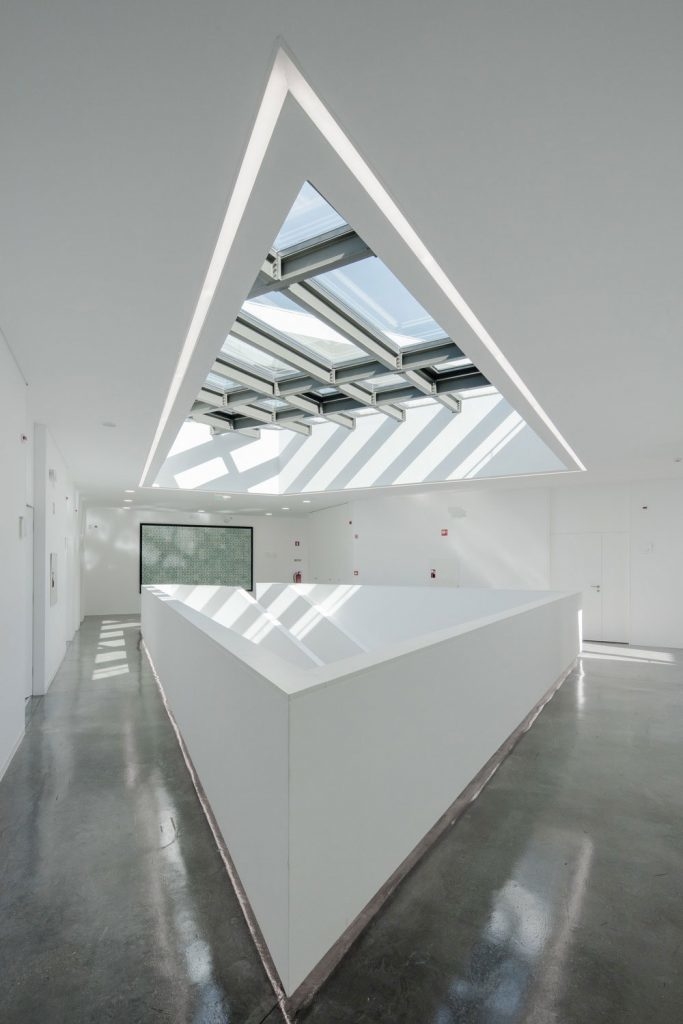 Pastoral Center of Moscavide by Plano Humano Arquitectos