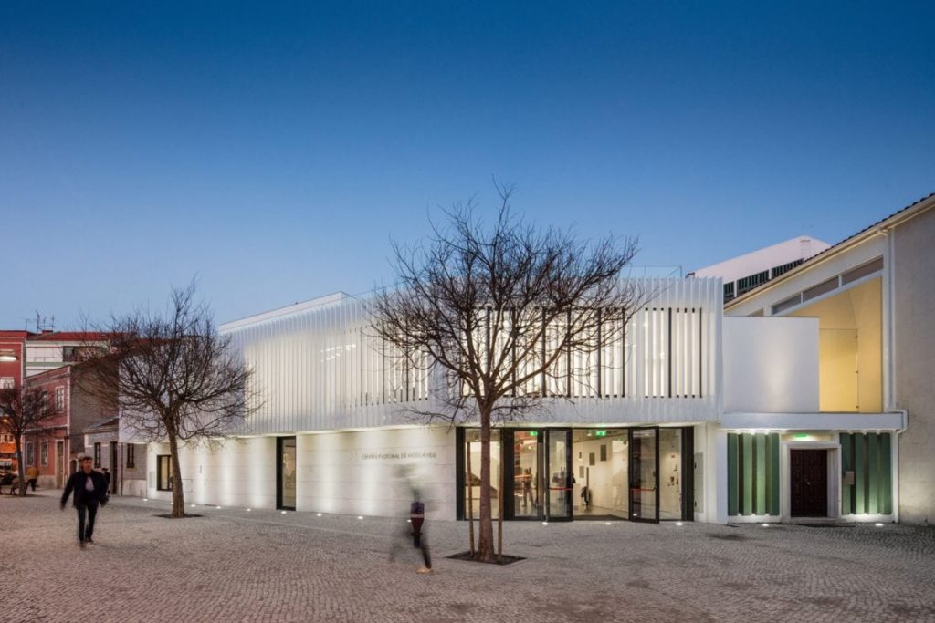 Pastoral Center of Moscavide by Plano Humano Arquitectos