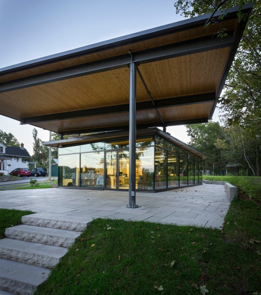 Landscape Pavilion, St-Roch-des-Aulnaies by Anne Carrier architecture