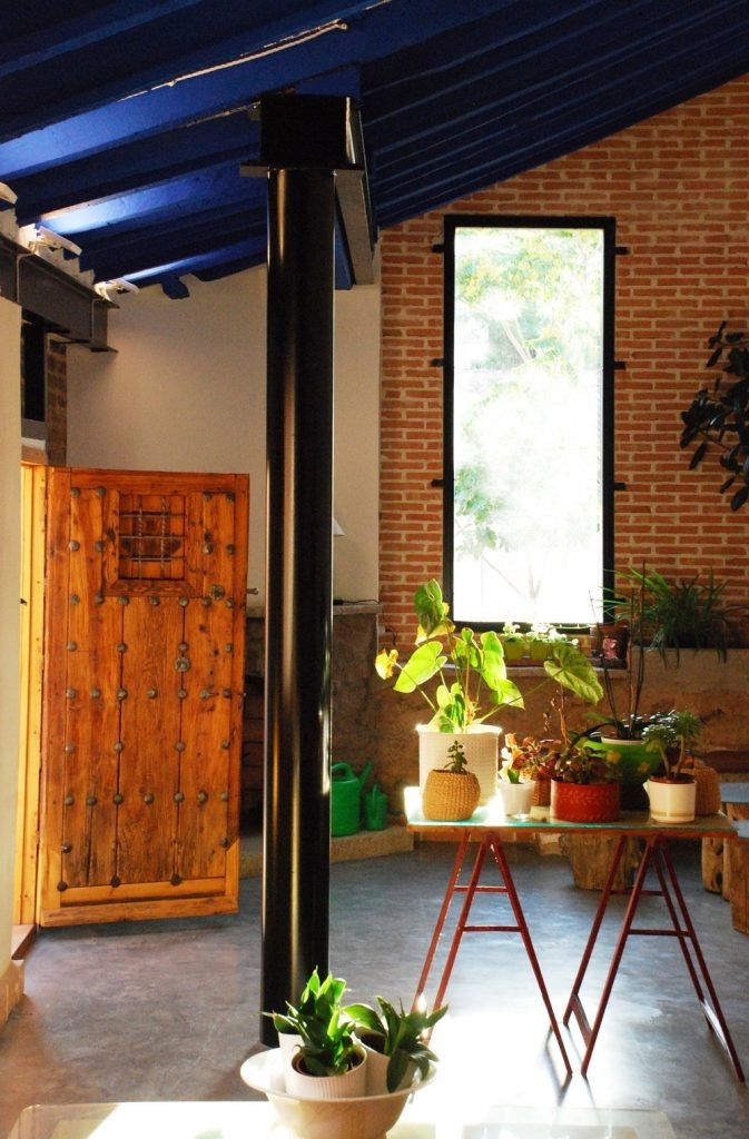 Redevelopment of a Former Toledo Hayloft by OOIIO Architecture