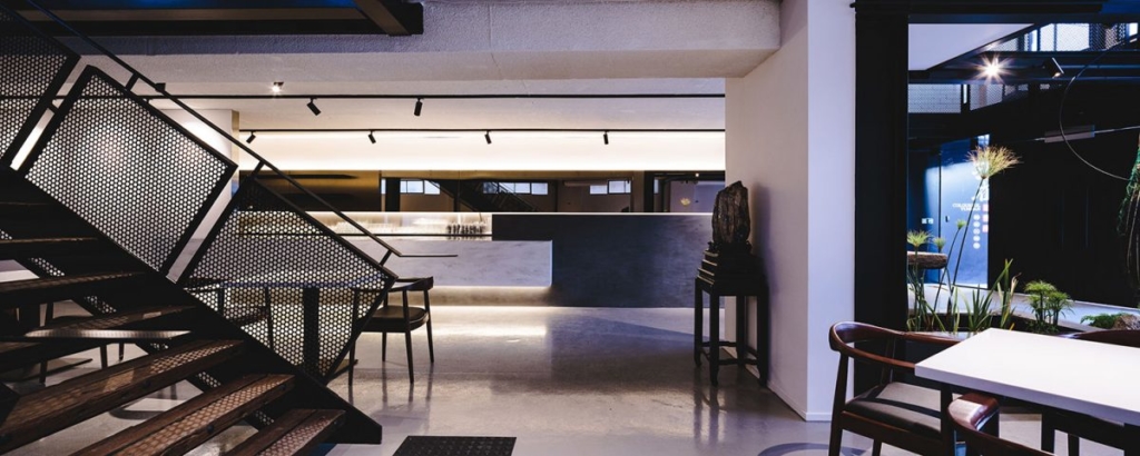 Colourful Yunnan "Peacock" by Rex Lin Architects