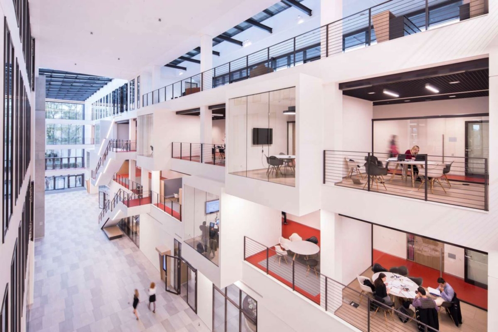 Frankfurt School of Finance & Management by Henning Larsen Architects