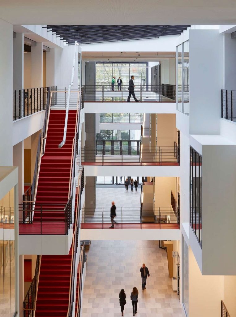 Frankfurt School of Finance & Management by Henning Larsen Architects
