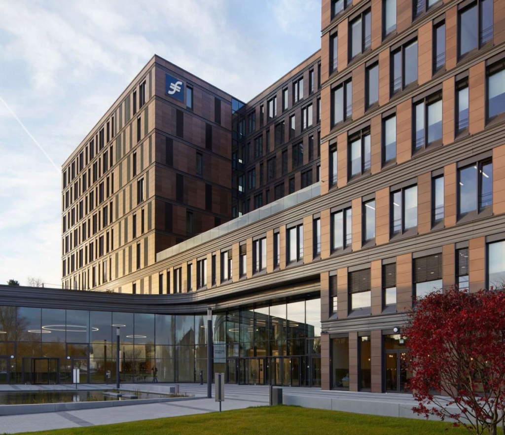 Frankfurt School of Finance & Management by Henning Larsen Architects
