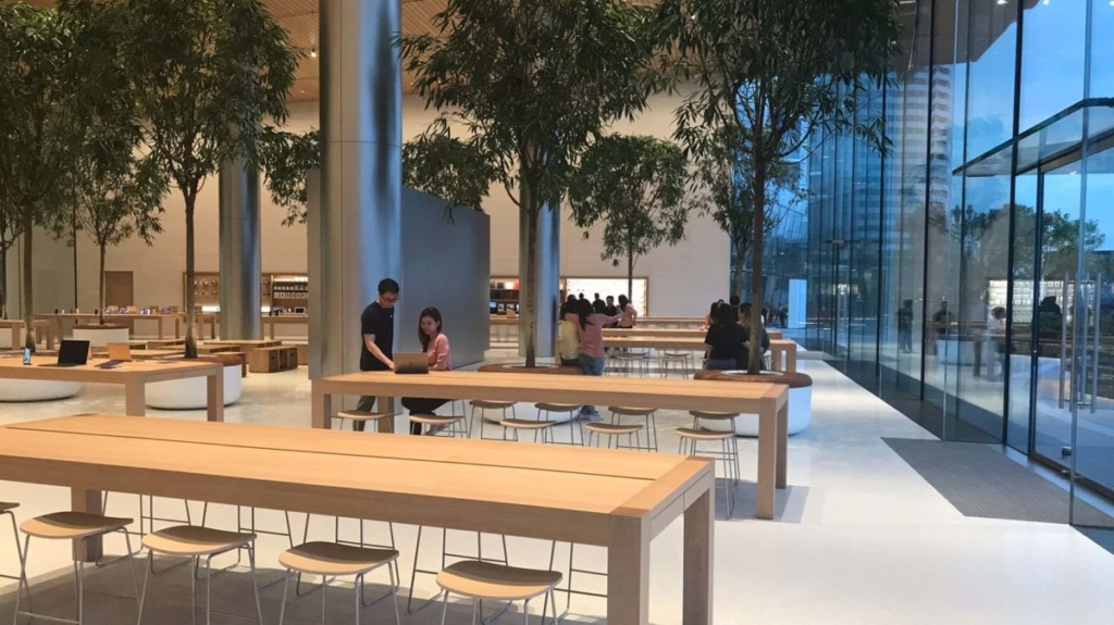 Foster + Partners' Apple Iconsiam opens in Bangkok