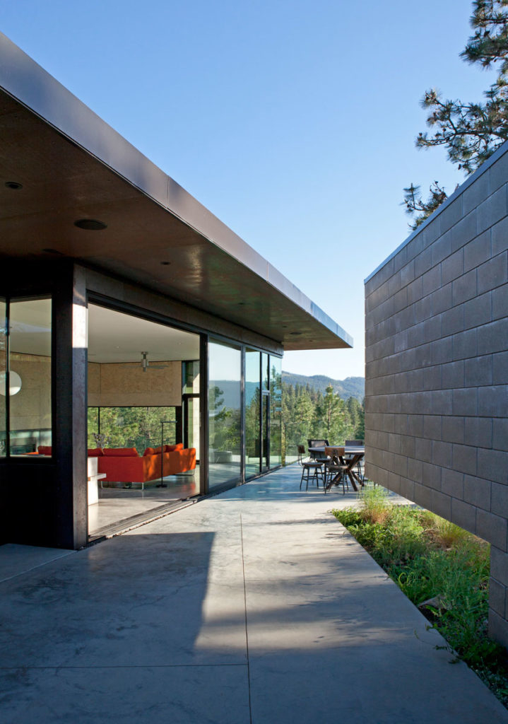 Friesen Wong House, Canada by D'Arcy Jones Architects