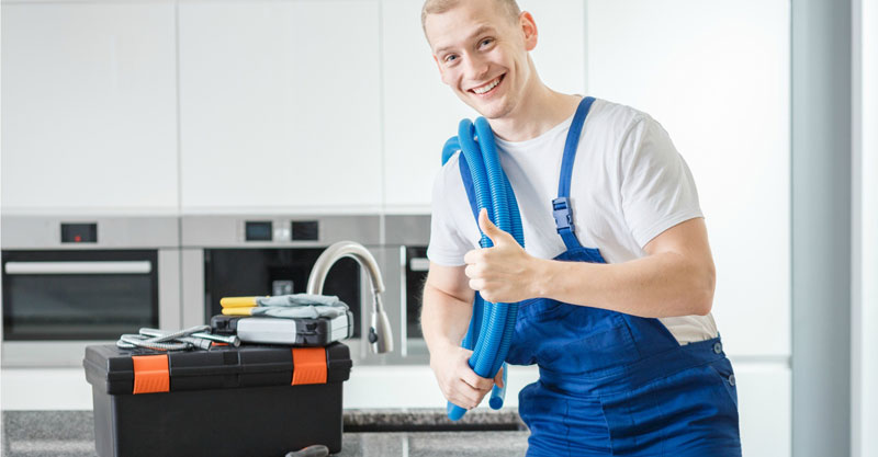5 Reasons Why You Should Hire a Professional Plumber
