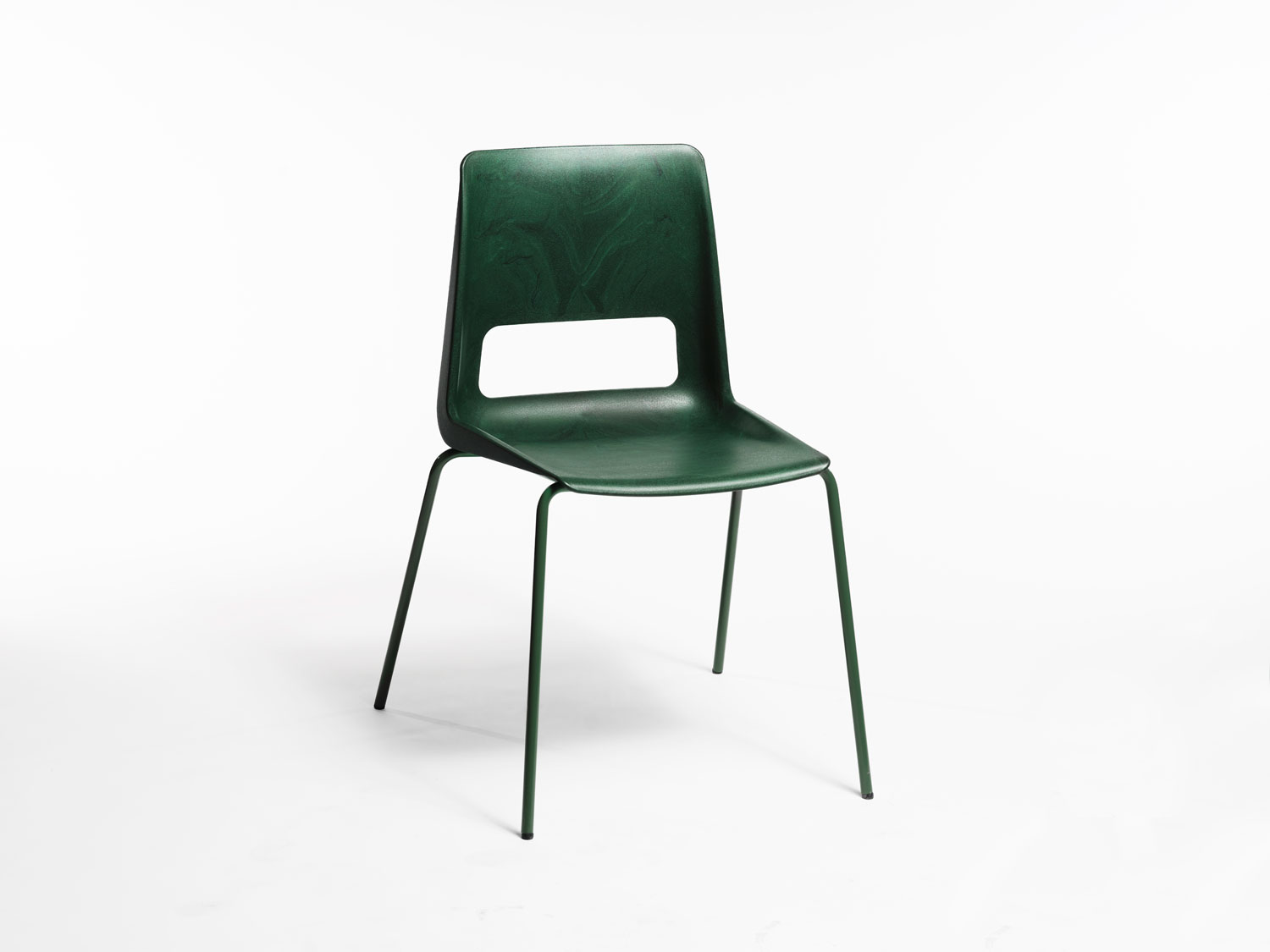 S-1500: A Chair Made from Recycled Plastic from the North of Norway