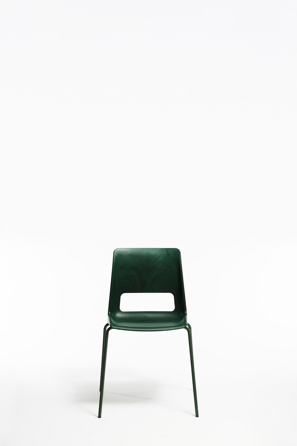 S-1500: A Chair Made from Recycled Plastic from the North of Norway