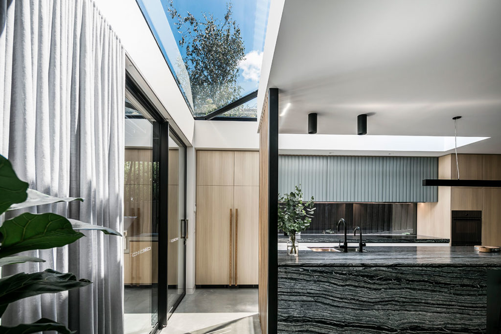 Triple Fronted Revival / Pleysier Perkins Architects