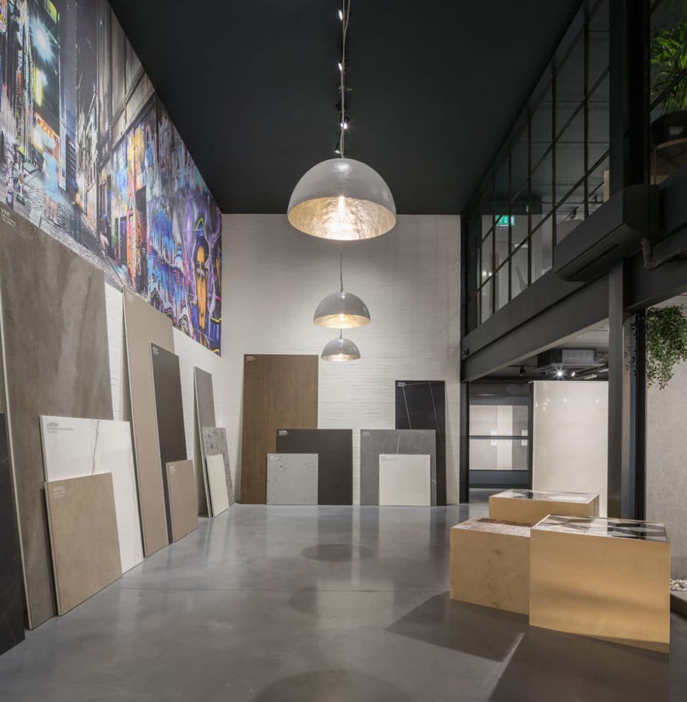 Project Showrooms N3 / De Siún Architects