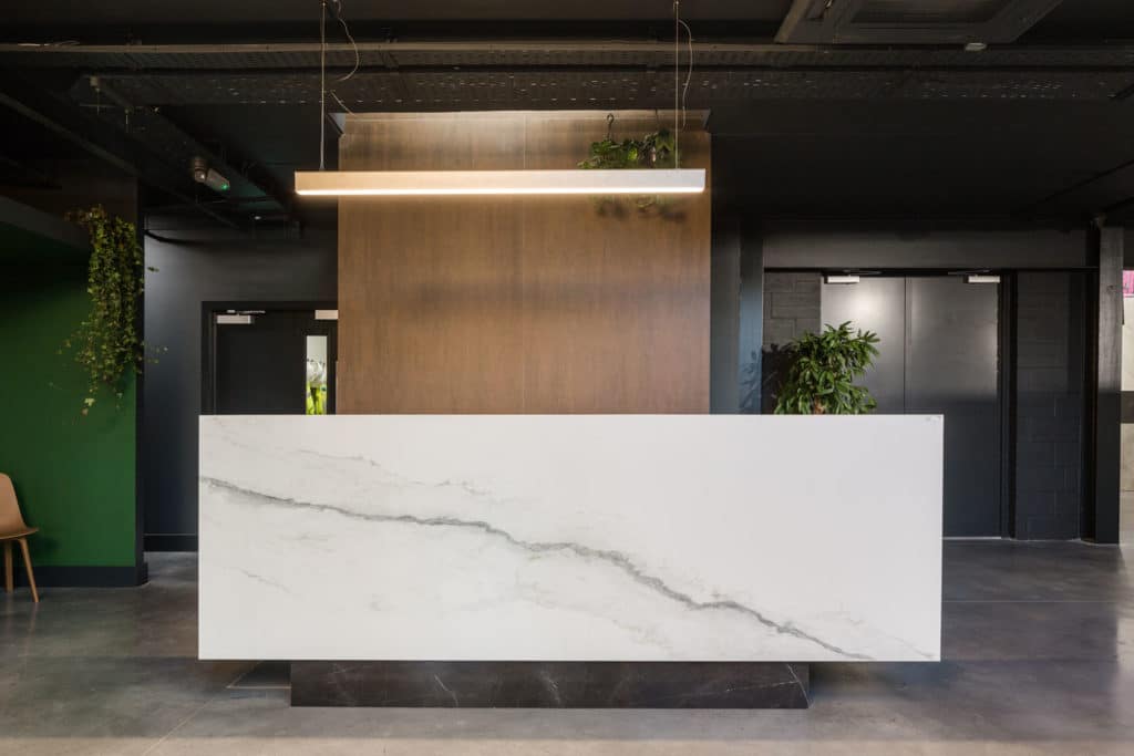 Project Showrooms N3 / De Siún Architects