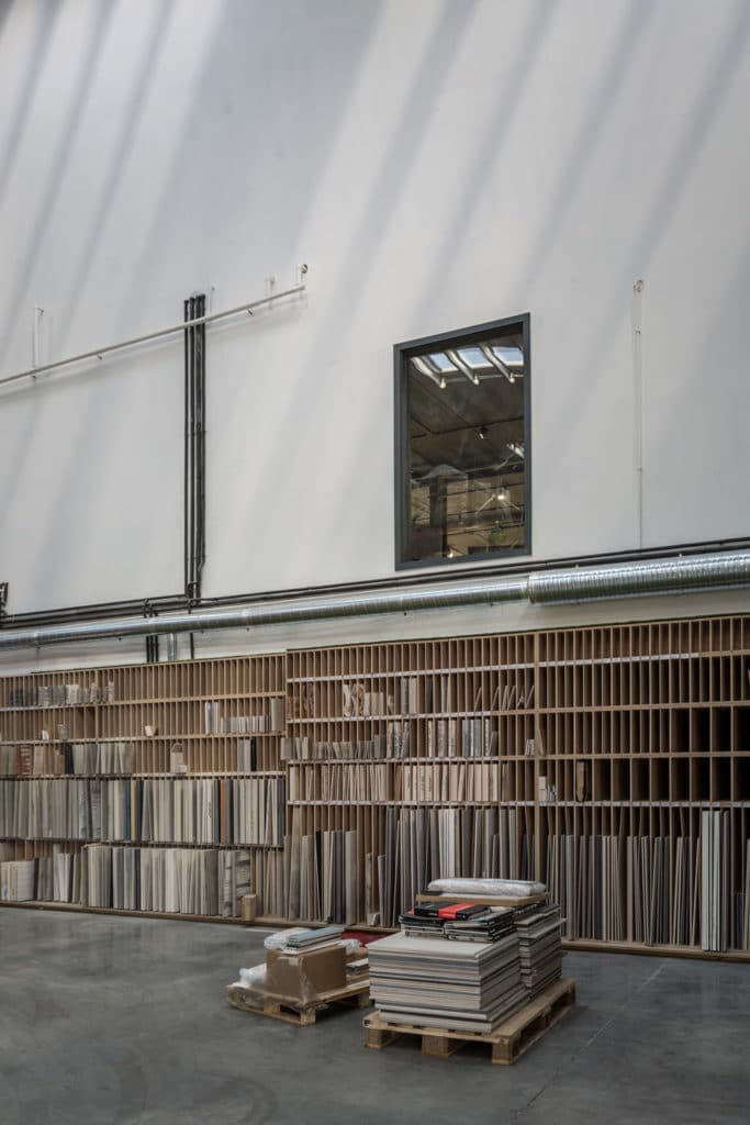Project Showrooms N3 / De Siún Architects