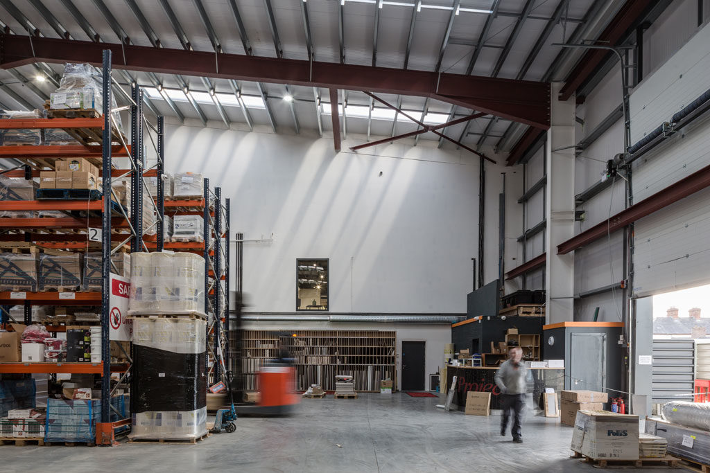 Project Showrooms N3 / De Siún Architects