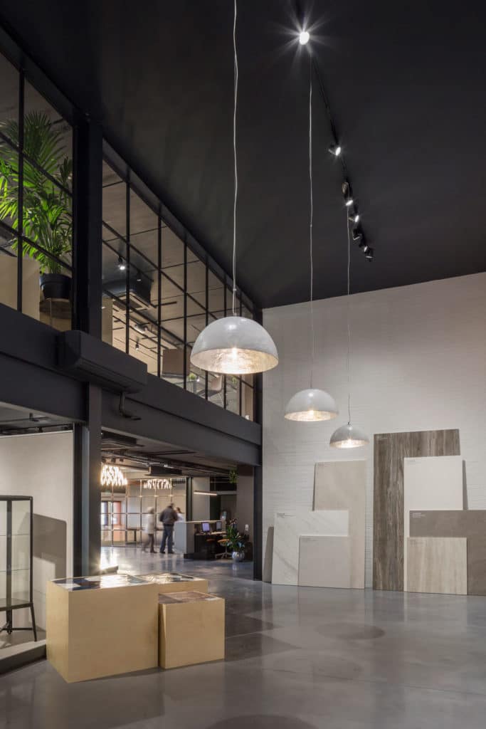 Project Showrooms N3 / De Siún Architects