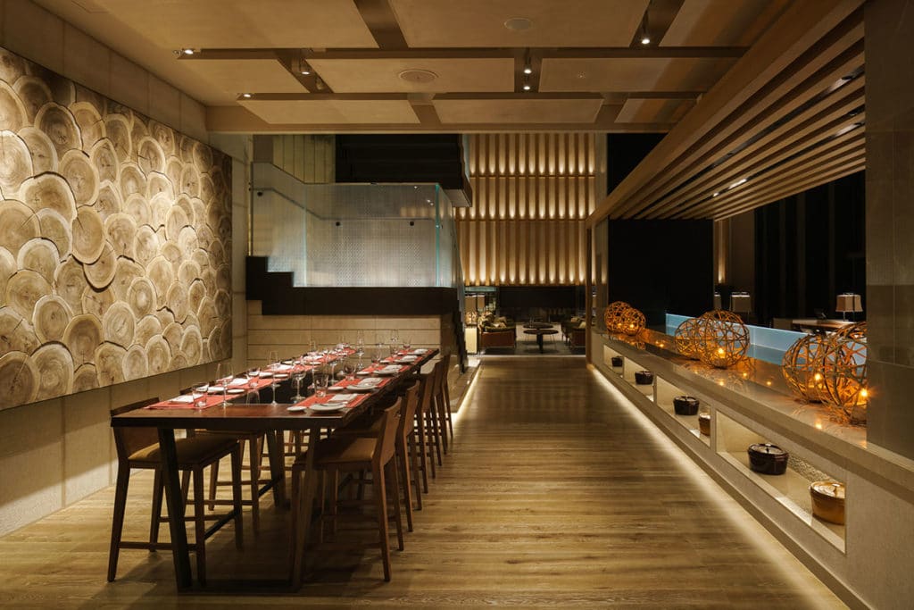 Four Seasons Hotel Kyoto " Brasserie " / Kokaistudios