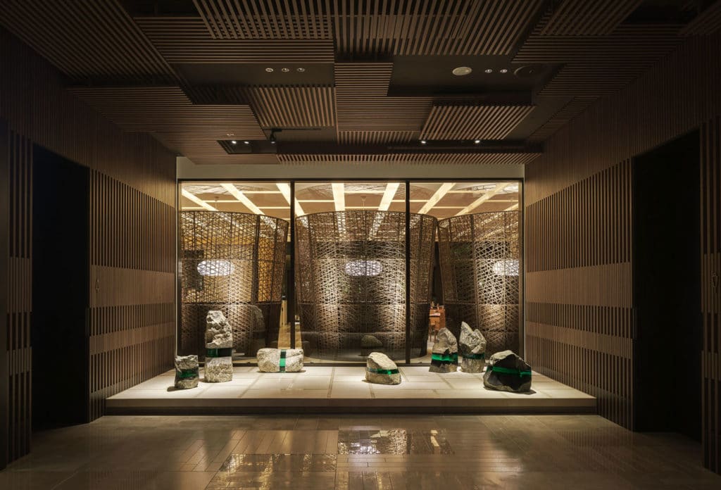 Four Seasons Hotel Kyoto " Brasserie " / Kokaistudios