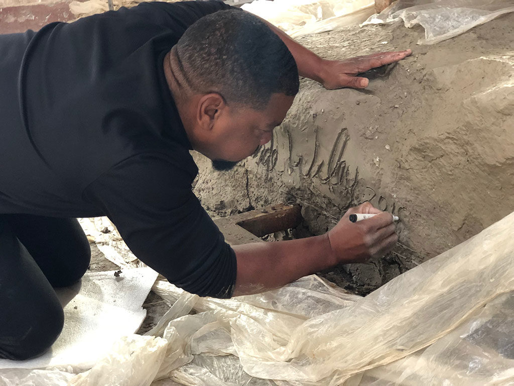 Kehinde Wiley signing Rumors of War