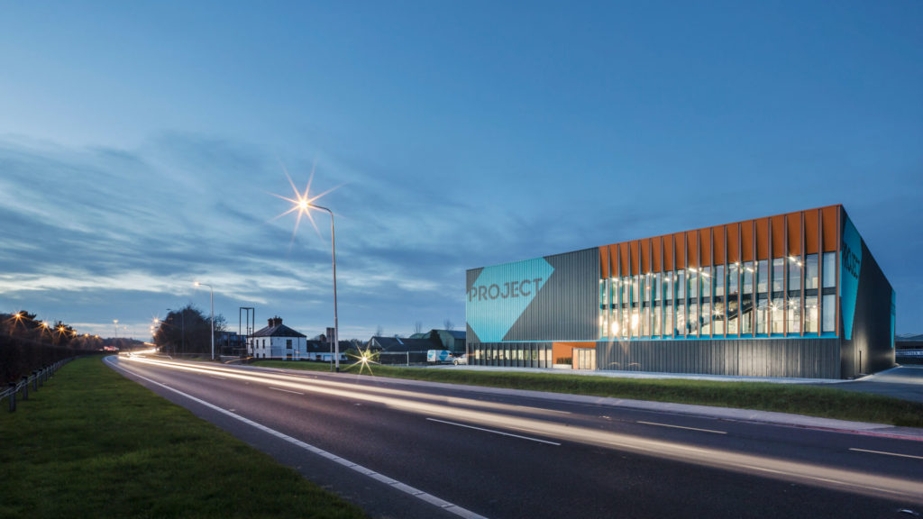 Project Showrooms N3 / De Siún Architects