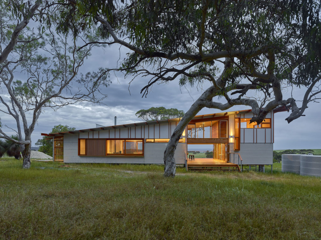 Waitpinga Retreat by Mountford Williamson Architecture