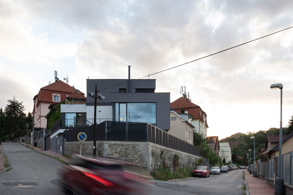 House on the slope by boq architekti