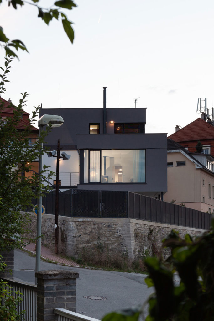 House on the slope by boq architekti