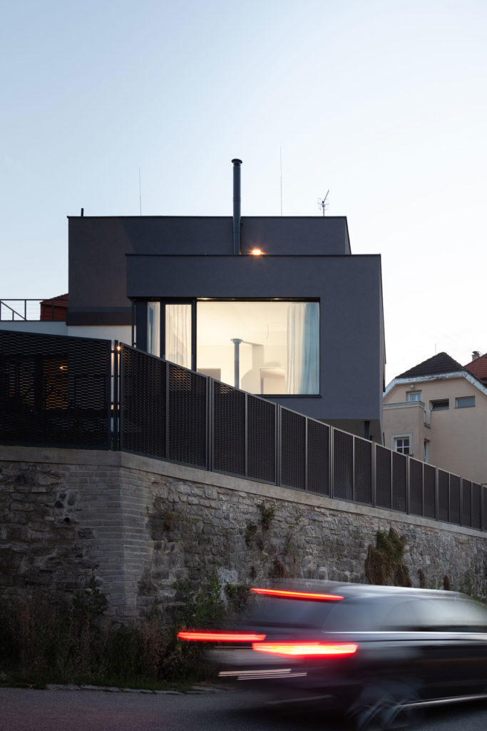 House on the slope by boq architekti