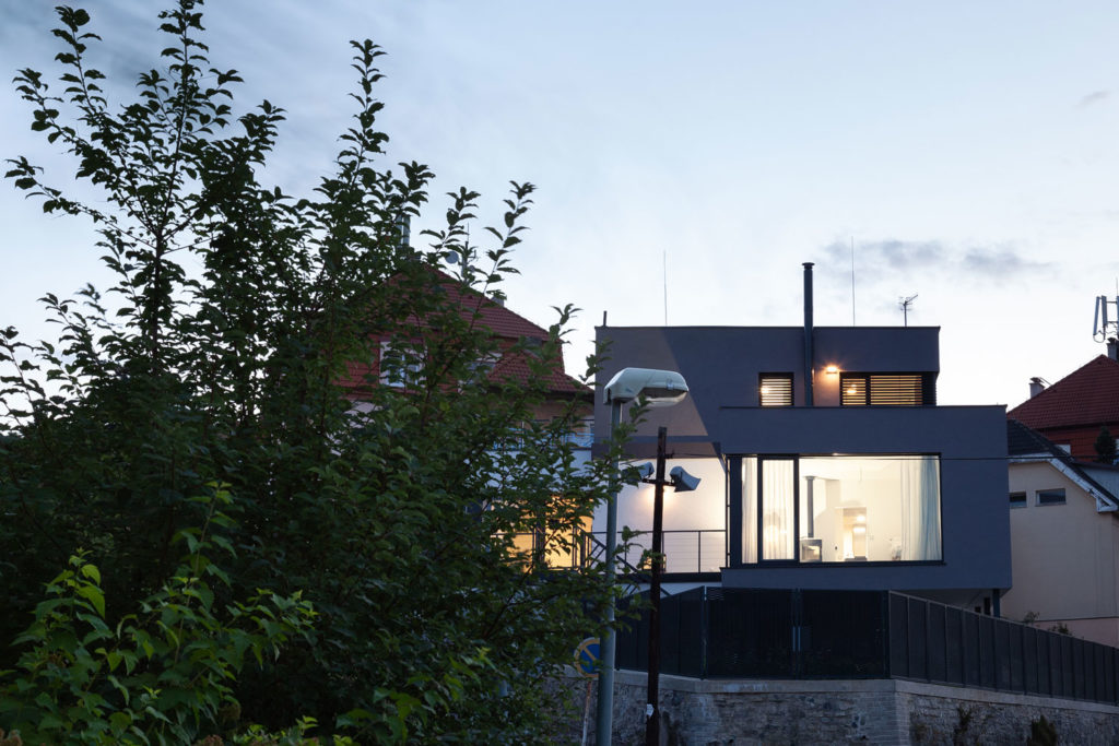 House on the slope by boq architekti