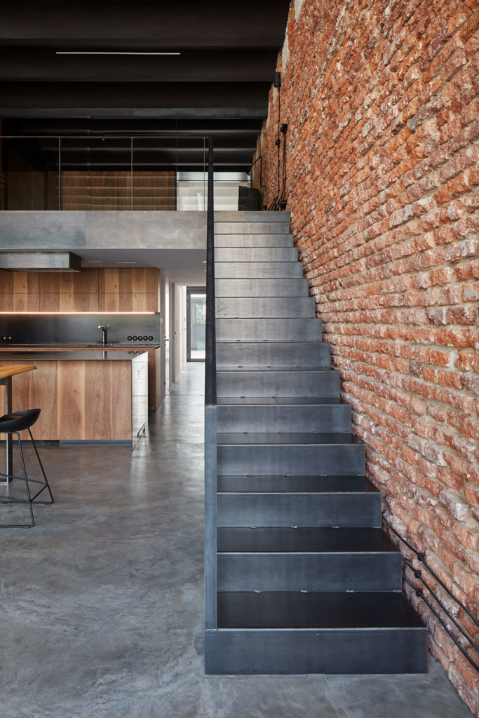 Loft by CMC architects