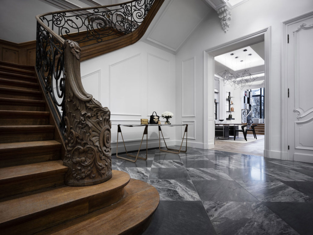 Delvaux presents “Le 27” in Brussels, much more than a boutique