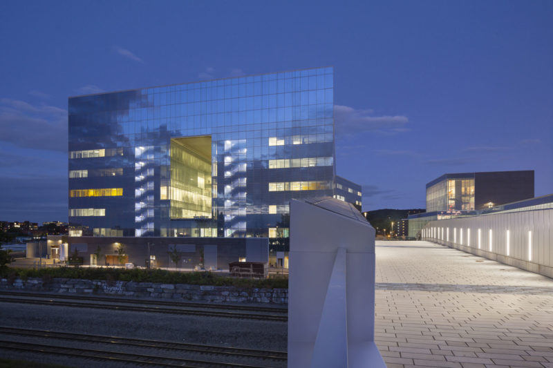 Sciences Complex at the MIL Campus of the Universit&eacute; de Montr&eacute;al, a transformative social project