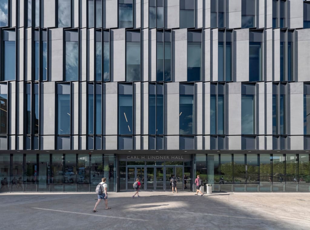 University of Cincinnati’s Business School by Henning Larsen