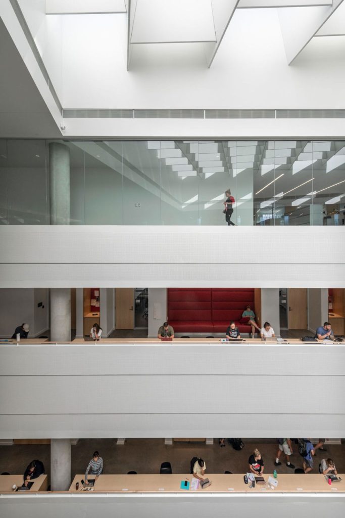 University of Cincinnati’s Business School by Henning Larsen