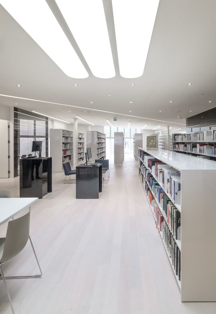 Drummondville Public Library by Chevalier Morales Architectes