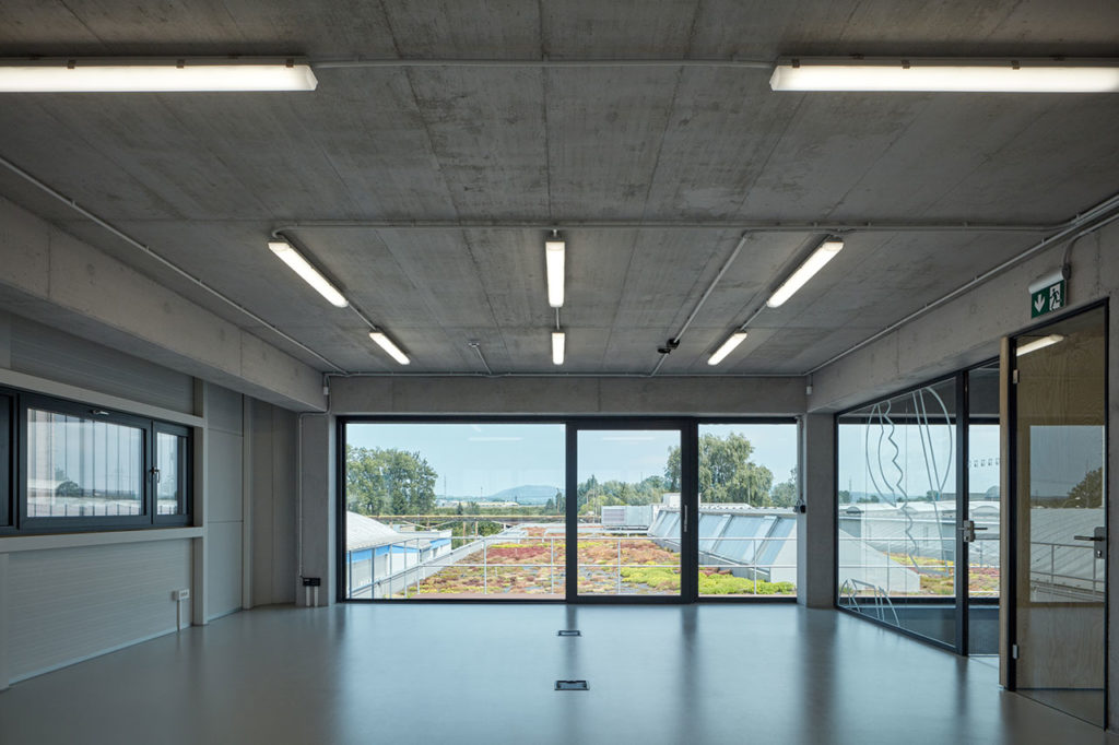 Pilana Karbid Company by ellement architects