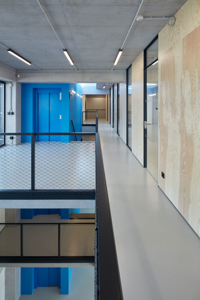 Pilana Karbid Company by ellement architects